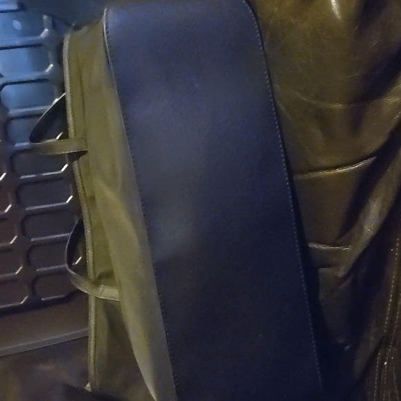 Michael Kors nylon tote bag in black with gold tone hardware - Picture 5 of 7